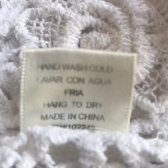 Skies Are Blue crocheted white crop top - Picture 7 of 7